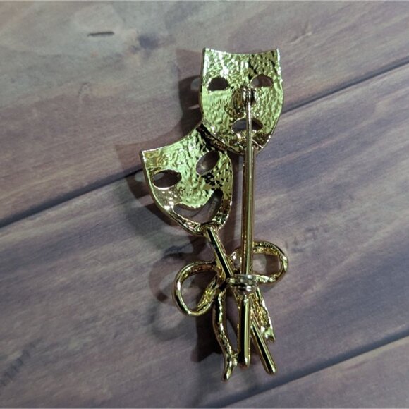 Gold Tone Drama Comedy & Tragedy Mask Brooch Pin Theater Lovers Embossed Design - Picture 2 of 6